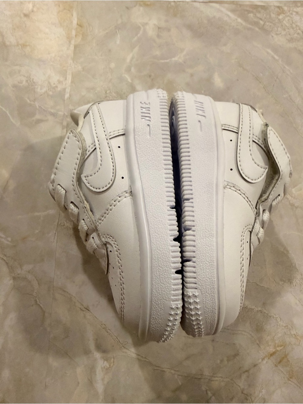 Nike Kids White Low-Top Sneakers - Picture 7 of 8